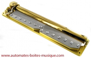 Mecanismo musical de resorte de 156 láminas de 2 aires: mecanismo musical tradicional de metal con acabado dorado - Referencia de este mecanismo musical de resorte: MVT.156