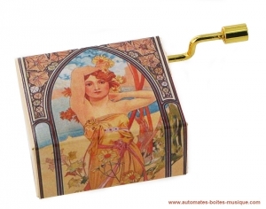 Deluxe hand-cranked music box, collection "Romantic collection".