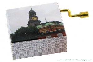 Boîte à musique à manivelle de luxe avec mécanisme musical traditionnel de 18 lames - Référence de cette boîte à musique à manivelle de la collection invitation au voyage : BAM-VOY-06