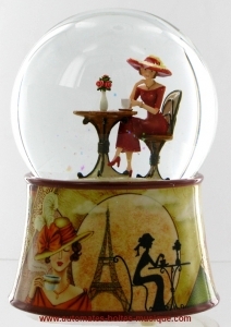 Boule à neige musicale en résine avec mécanisme musical traditionnel à ressort de 18 lames - Référence boule à neige musicale: 25219