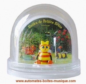 Trousselier non-musical snow globe : snow globe with Mireille the Bee.
