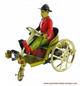 Jouet mécanique en métal, tôle et fer blanc agrafé - Référence de ce jouet mécanique en métal, tôle et fer blanc agrafé: RP28