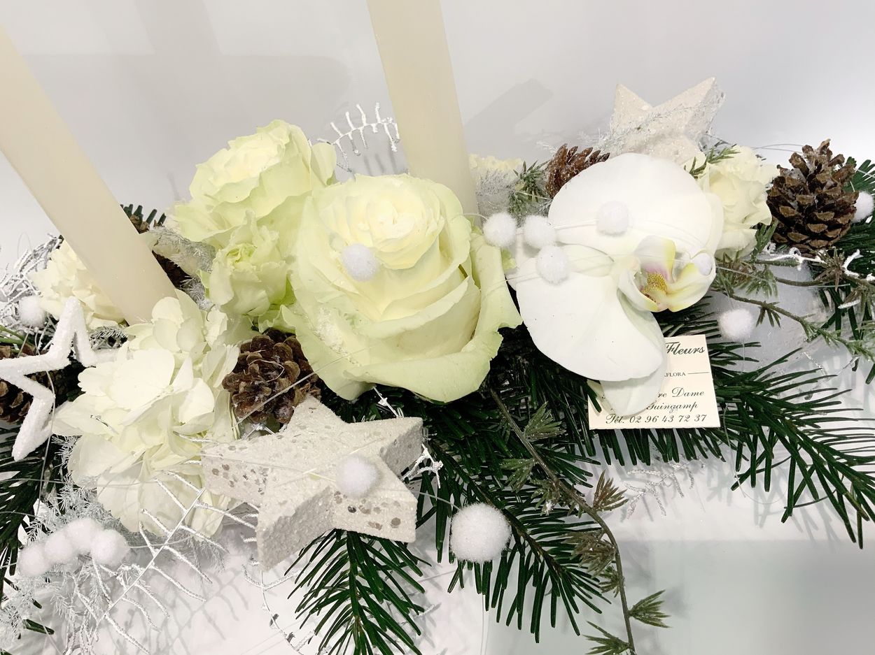 Chemin de table noëlisé blanc/vert /or