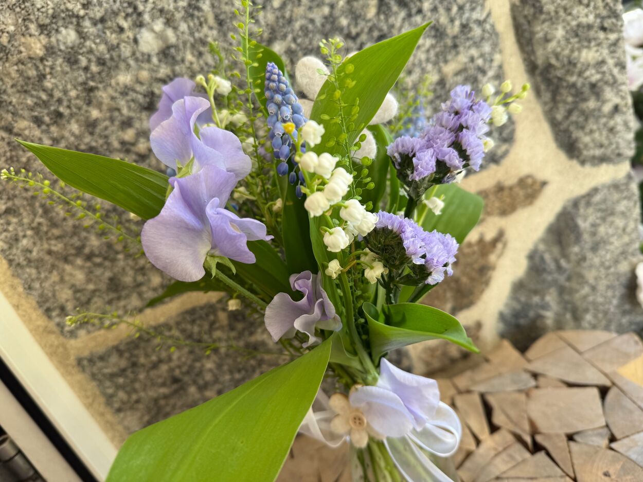 « Le petit bonheur » bleu fleuriste