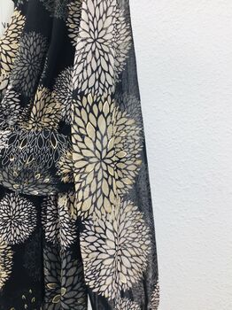 Robe Lily