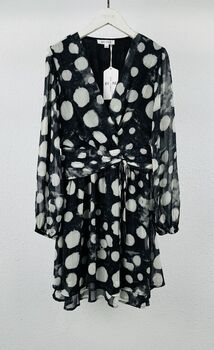 Robe Sarah