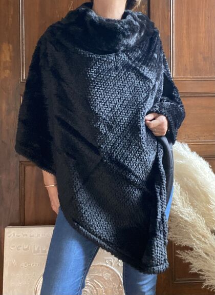 Poncho Sarah noir