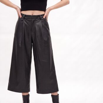 Bermuda simili cuir noir
