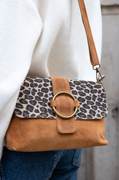 Besace léopard cuir camel