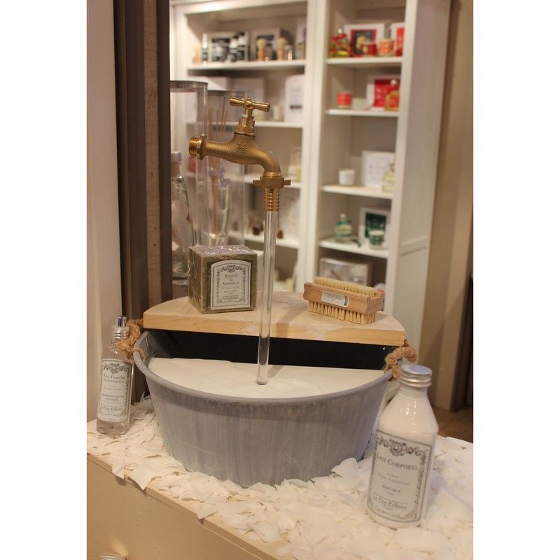 Robinet magique bassine