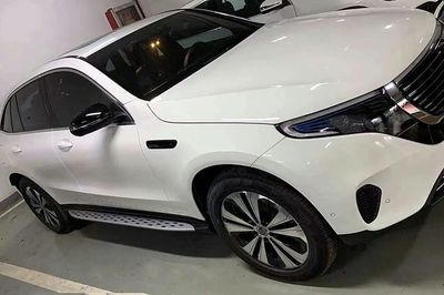 JEU DE BAS DE CAISSE MERCEDES EQC (N293) TYPE MARCHE PIEDS EN ALU (2019/2023)