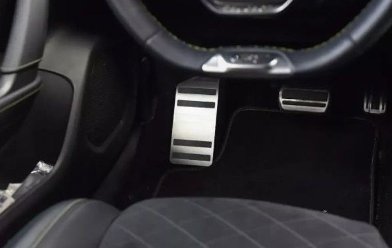 Repose-Pied Acier Inoxydable Pour Peugeot 208 II / 2008 II - Design Brossé, Installation Adhésive
