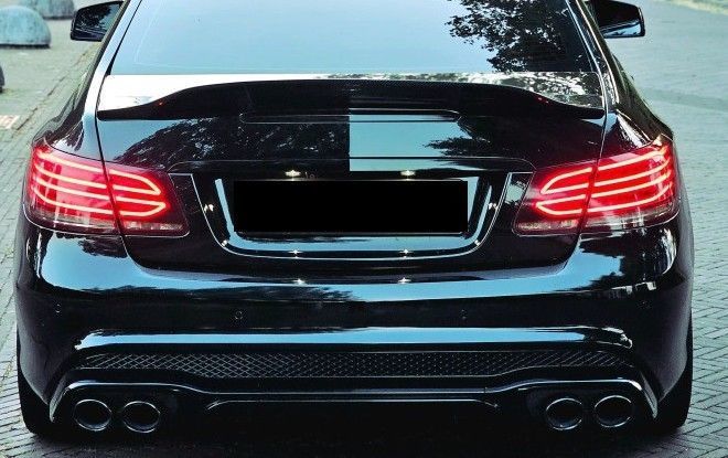 Bouchon D’œil De Remorquage Arrière Pour Mercedes Classe E W207 – Plusieurs Couleurs