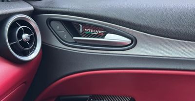 ENJOLIVEURS DE POIGNEES DE PORTES INTERIEURES (AVANT+ARRIERE) ALFA ROMEO STELVIO (2017+)