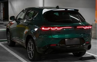 BECQUET DE TOIT ALFA ROMEO TONALE PIANO BLACK OU CARBONE LOOK (2022+)