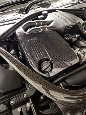 COUVRE MOTEUR EN CARBONE BMW M3 F80 OU M4 F82 (2014/2019)