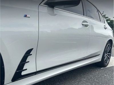 ENJOLIVEURS DE BAS DE CAISSE BMW SERIE 3 G20 PACK M PIANO BLACK FINISH (2019+)
