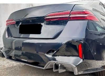 LAME DE PARE CHOC ARRIERE 5 PIECES BMW SERIE 5 G60 PACK M PHASE 1 PIANO BLACK OU CARBONE LOOK (2023+)