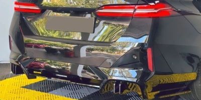LAME DE PARE CHOC ARRIERE 5 PIECES BMW SERIE 5 G60 PACK M PHASE 1 PIANO BLACK OU CARBONE LOOK (2023+)