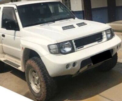 CALANDRE METAL SANS SIGLE MITSUBISHI PAJERO V55 (1996/1997)