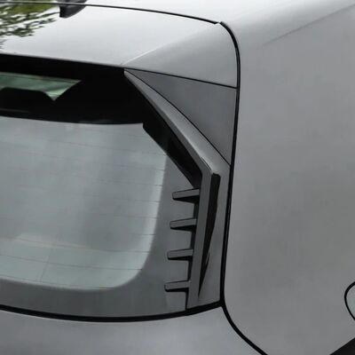 MONTANTS DE CUSTODES ARRIERES VW GOLF VIII GTI OU R LINE "DTM LOOK" (2020+)