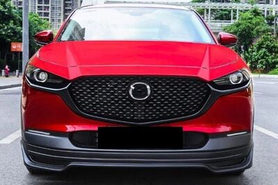 ENJOLIVEURS DE CALANDRE INFERIEURS PIANO BLACK MAZDA CX-30 PHASE 1 (2020+)