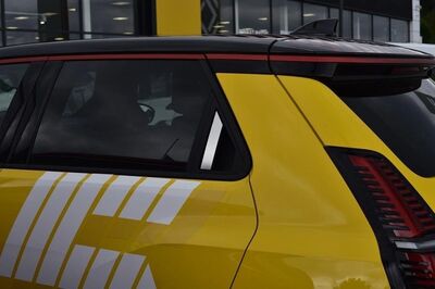 ENJOLIVEURS DE POIGNÉES DE PORTES ARRIERES RENAULT 5 E-TECH (2024+)
