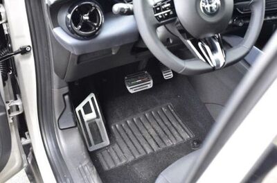 PEDALIER ET REPOSE PIED ALFA ROMEO JUNIOR (2024+)
