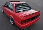 PERSIENNE DE VITRE ARRIÈRE TYPE "LOUVERS" BMW E30 COUPE ABS PIANO BLACK (1982/1994)