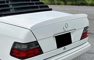 BECQUET DE COFFRE MERCEDES CLASSE E W124 BERLINE (1984/1997)