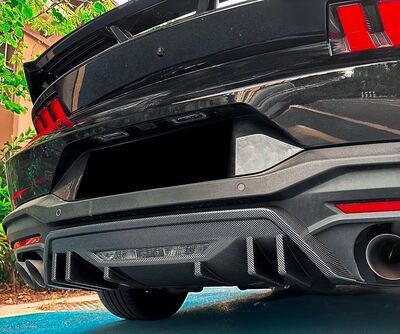 SPILITTER CENTRAL DE PARE CHOC ARRIERE EN ABS FORD MUSTANG MK7 GT PHASE 1 (2023+)