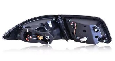 FEUX A LEDS MAZDA 6 LIMOUSINE TYPE GG AVEC LIGNOTANTS DTS - DYNAMIC TURN SIGNAL - (2002/08-2007)