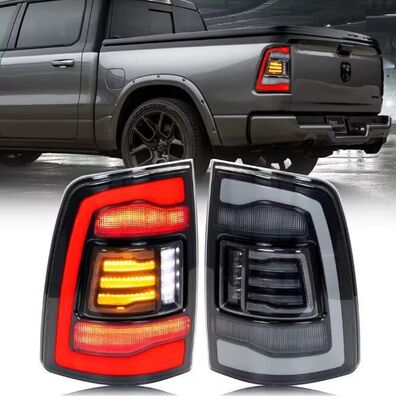 FEUX A LEDS DODGE RAM AVEC CLIGNOTANTS DTS -DYNAMIC TURN SIGNAL - (2009/2018)