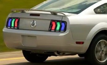 FEUX A LEDS FORD MUSTANG V PHASE 1 AVEC CLIGNOTANTS DTS -DYNAMIC TURN SIGNAL - ET FONCTION RGB ANIMATION DYNAMIQUE (2005/2009)