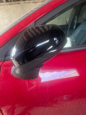 COQUES DE RETROS PIANO BLACK OU CARBONE LOOK FORD FIESTA MK8 (2017+) (REMPLACEMENT) FORD MUMA SUV (2019/2024) (REMPLACEMENT)