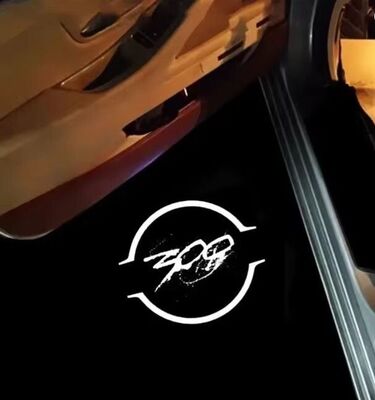 ECLAIRAGE WELCOME LIGHT siglé GAMME CHRYSLER