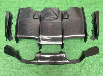 DIFFUSEUR ARRIERE + SPLITTERS LATERAUX EN CARBONE BMW M3 F80 OU M4 F82 "MAXI EVO PSM STYLE" (2014/2019)