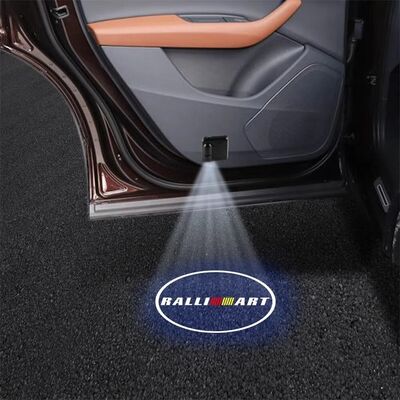 ECLAIRAGE WELCOME LIGHT siglé GAMME mitsubishi
