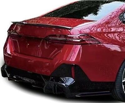 LAME DE PARE CHOC ARRIERE 5 PIECES BMW SERIE 5 G60 PACK M PHASE 1 PIANO BLACK OU CARBONE LOOK "NIGHT DESIGN" (2023+)