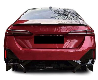 LAME DE PARE CHOC ARRIERE 5 PIECES BMW SERIE 5 G60 PACK M PHASE 1 PIANO BLACK OU CARBONE LOOK "NIGHT DESIGN" (2023+)