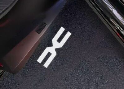 ECLAIRAGE WELCOME LIGHT siglé GAMME DACIA