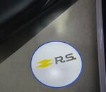 ECLAIRAGE WELCOME LIGHT siglé GAMME RENAULT RS