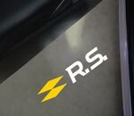 ECLAIRAGE WELCOME LIGHT siglé GAMME RENAULT RS