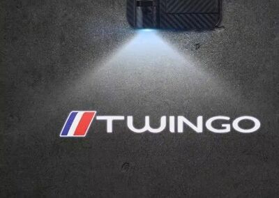 ECLAIRAGE WELCOME LIGHT siglé GAMME RENAULT