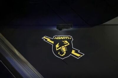 ECLAIRAGE WELCOME LIGHT siglé GAMME ABARTH