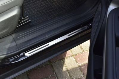 SEUILS DE PORTES EXTERIEURS ALU ET CARBONE JEEP AVANGER (2023+)