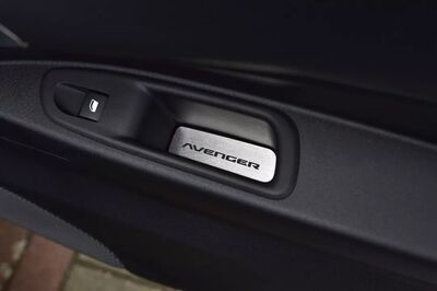 ENJOLIVEURS DE COMMANDES DE LEVE VITRES JEEP AVENGER (2023+)