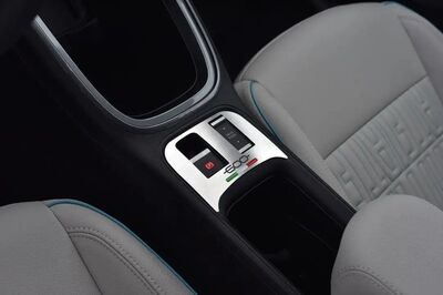 ENJOLIVEUR DE CONSOLE CENTRALE FIAT 600E (2023+)