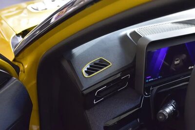 ENJOLIVEURS D'AERATEURS LATERAUX DE TABLEAU DE BORD RENAULT 5 E-TECH 'YELLOW POP'(2024+)