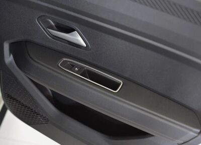 ENJOLIVEURS DE COMMANDES DE LEVE VITRES DACIA DUSTER III (2024+) DACIA BIGSTER (2025+)